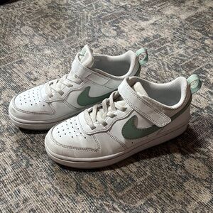 Kids Nike dunks low